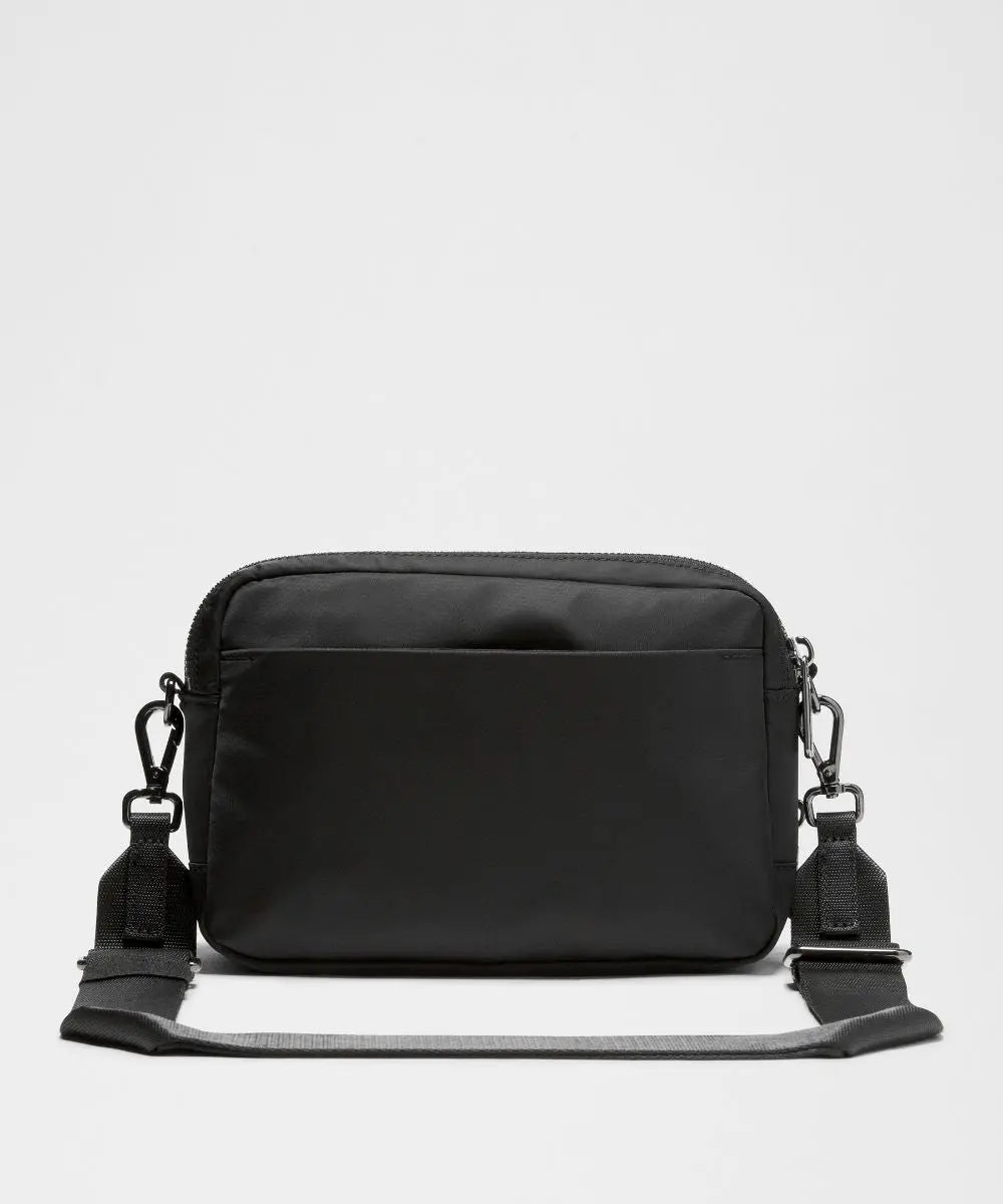 Everywhere Crossbody Bag 3L Large Metal Hardware Lululemon