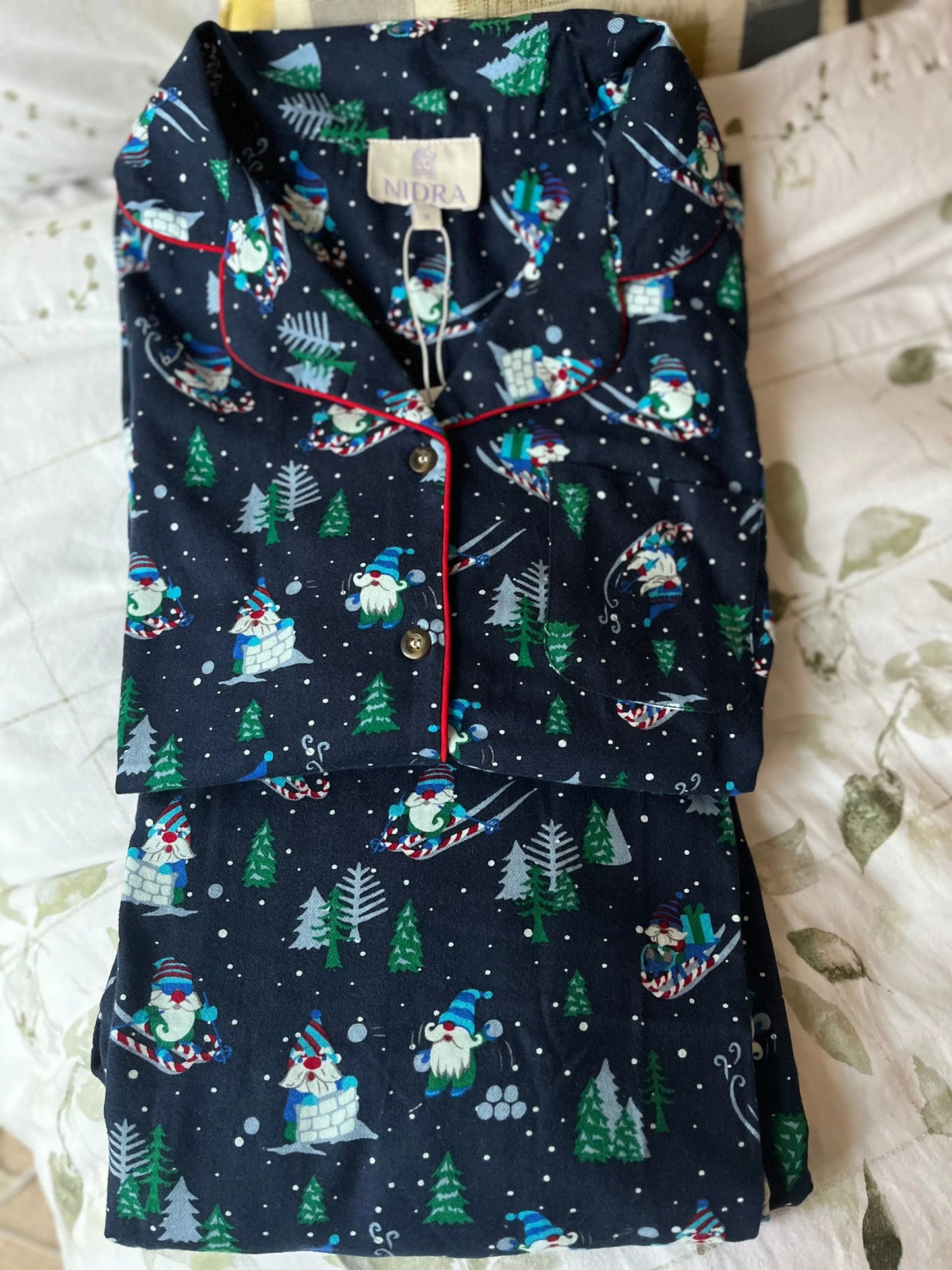 Santa on Skis Women's Pyjama Trouser Set Nidra