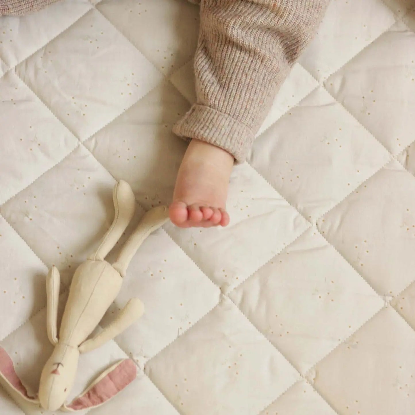 Stay & Play Mat - Wild Chamomile Avery Row