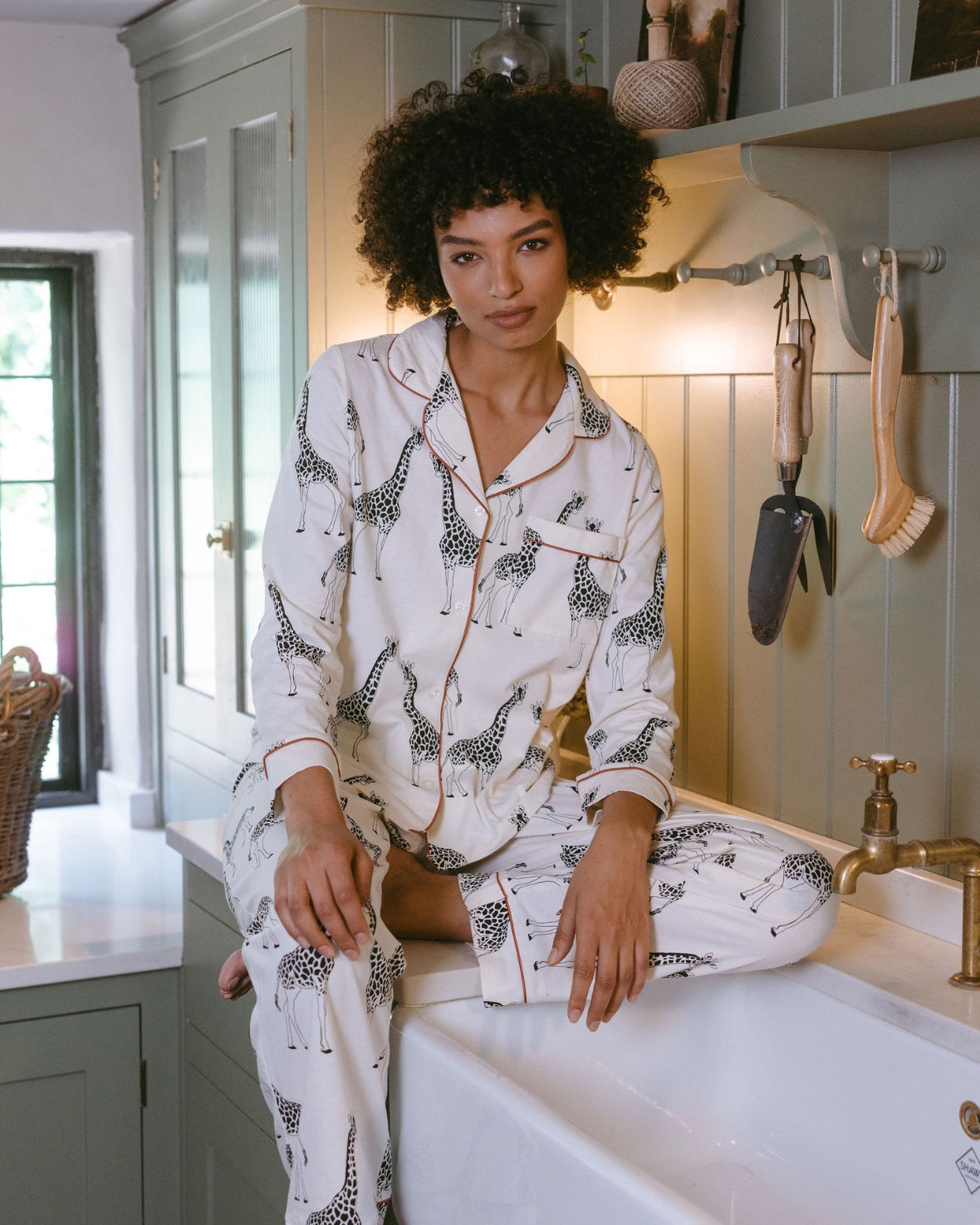 Organic Cotton Giraffe Print Long Pyjama Set - Cream Chelsea Peers