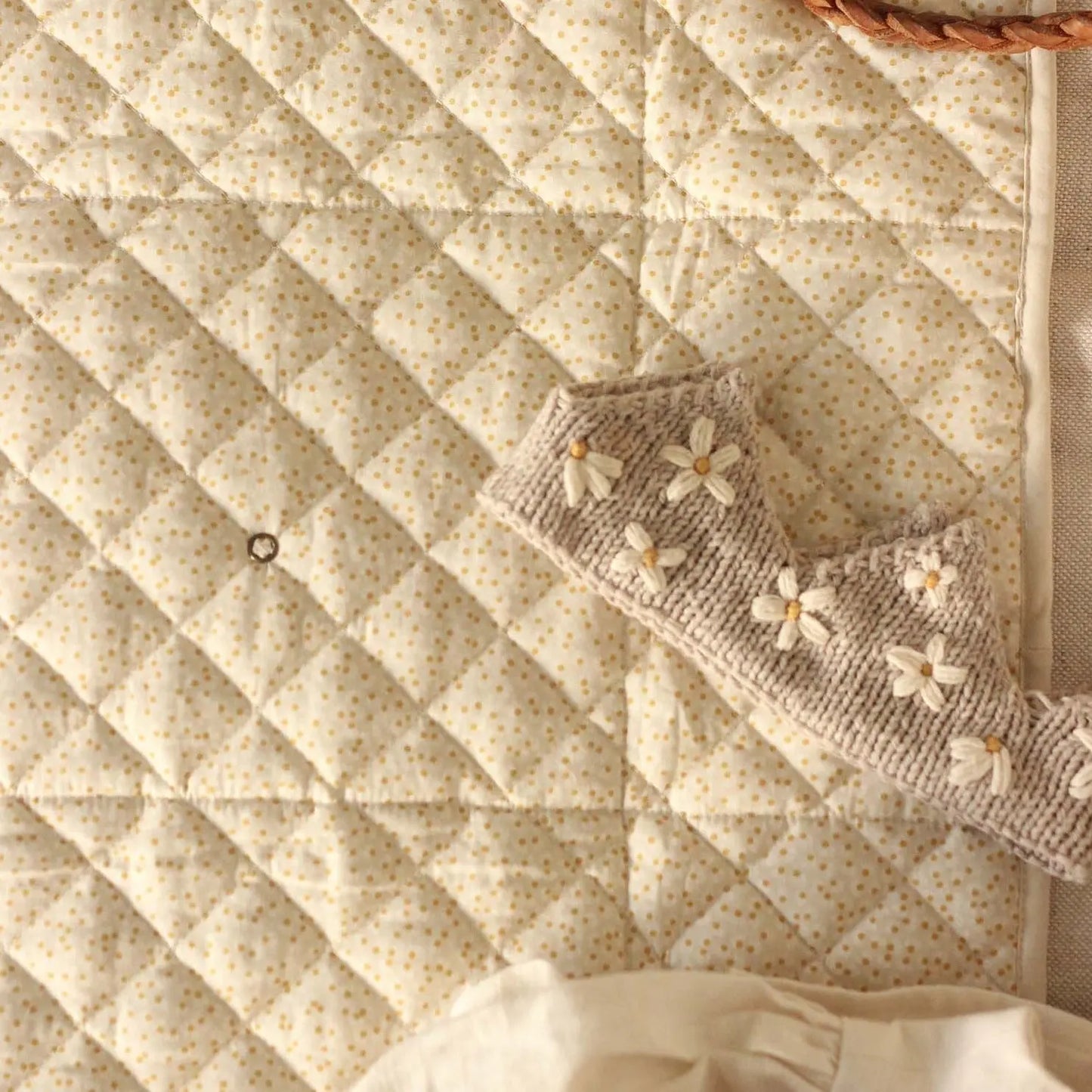 Wild Chamomile Travel Baby Changing Mat Avery Row