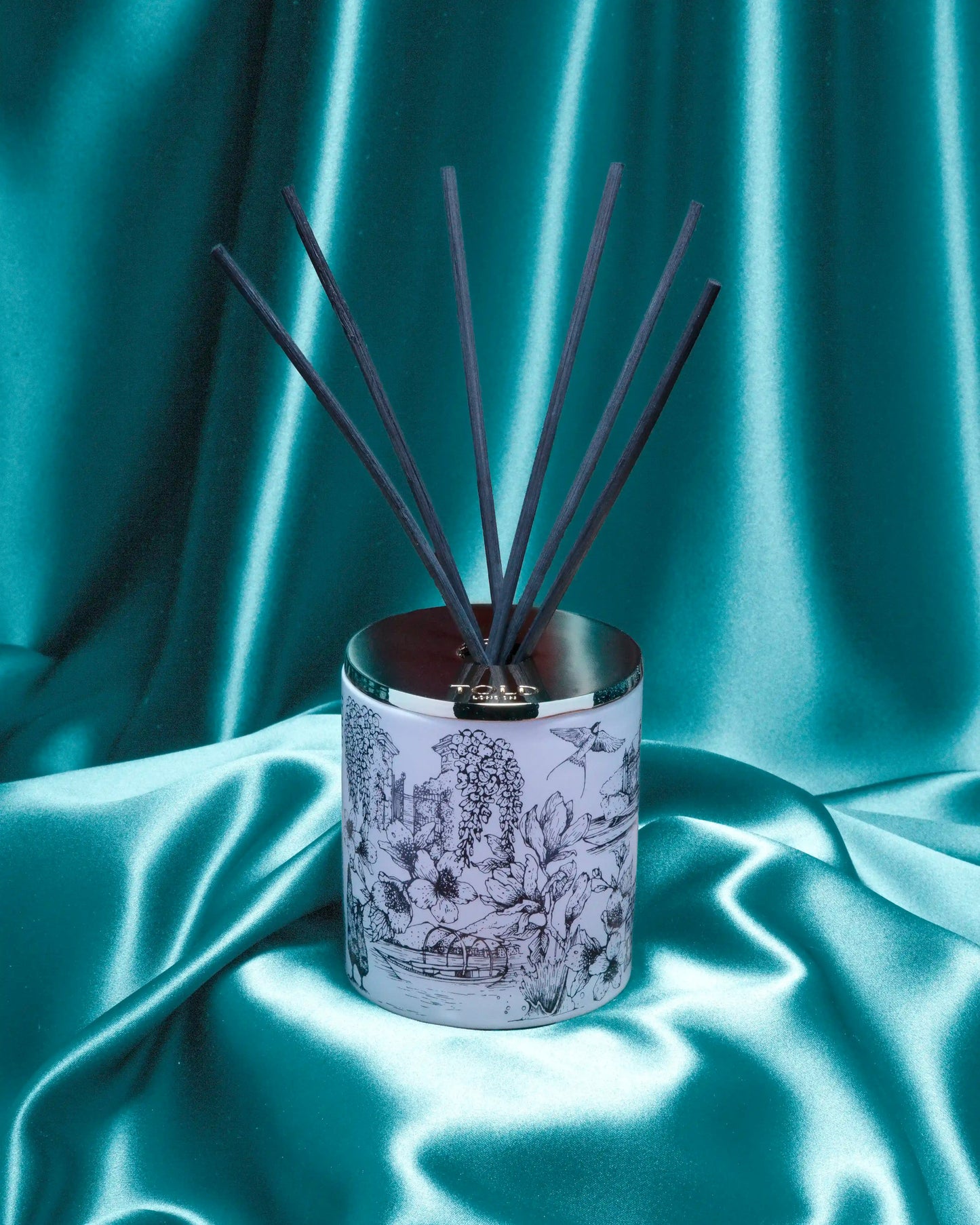 Dancing Light, Lake Como Diffuser, 200ml Told London