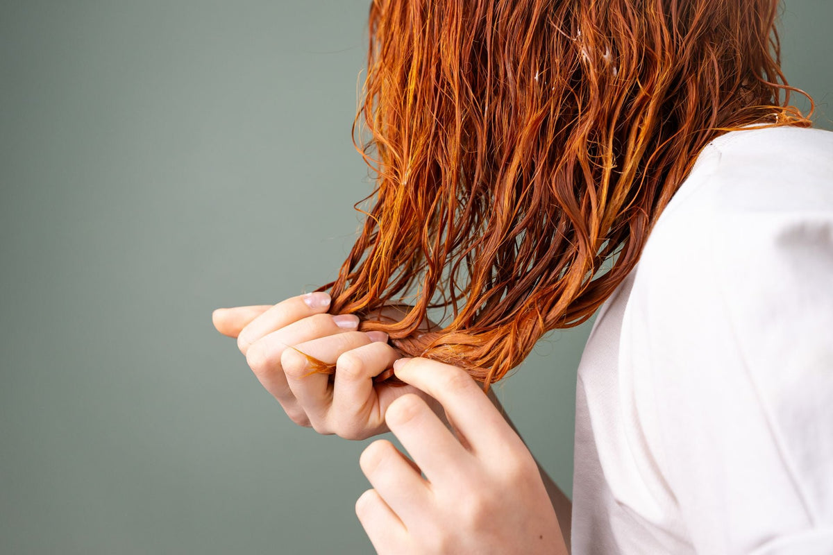 Is It Bad to Go to Bed With Wet Hair? Risks and Tips