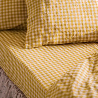 Yellow-Bedding Myza