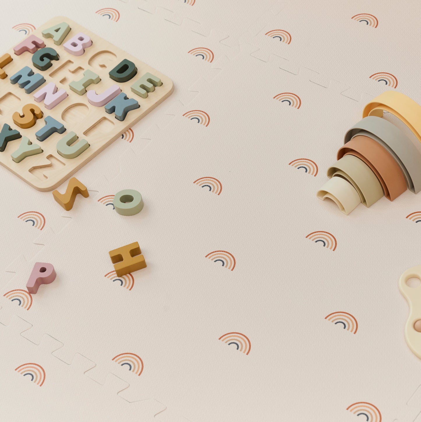 Rainbow Playmat Set in Cream gus + beau