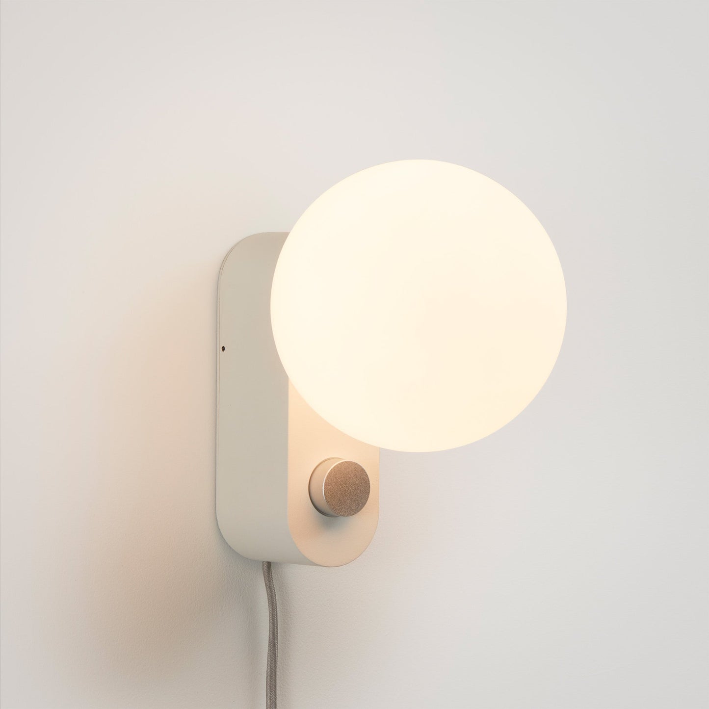 Alumina Multi-Use Lamp in Chalk Tala