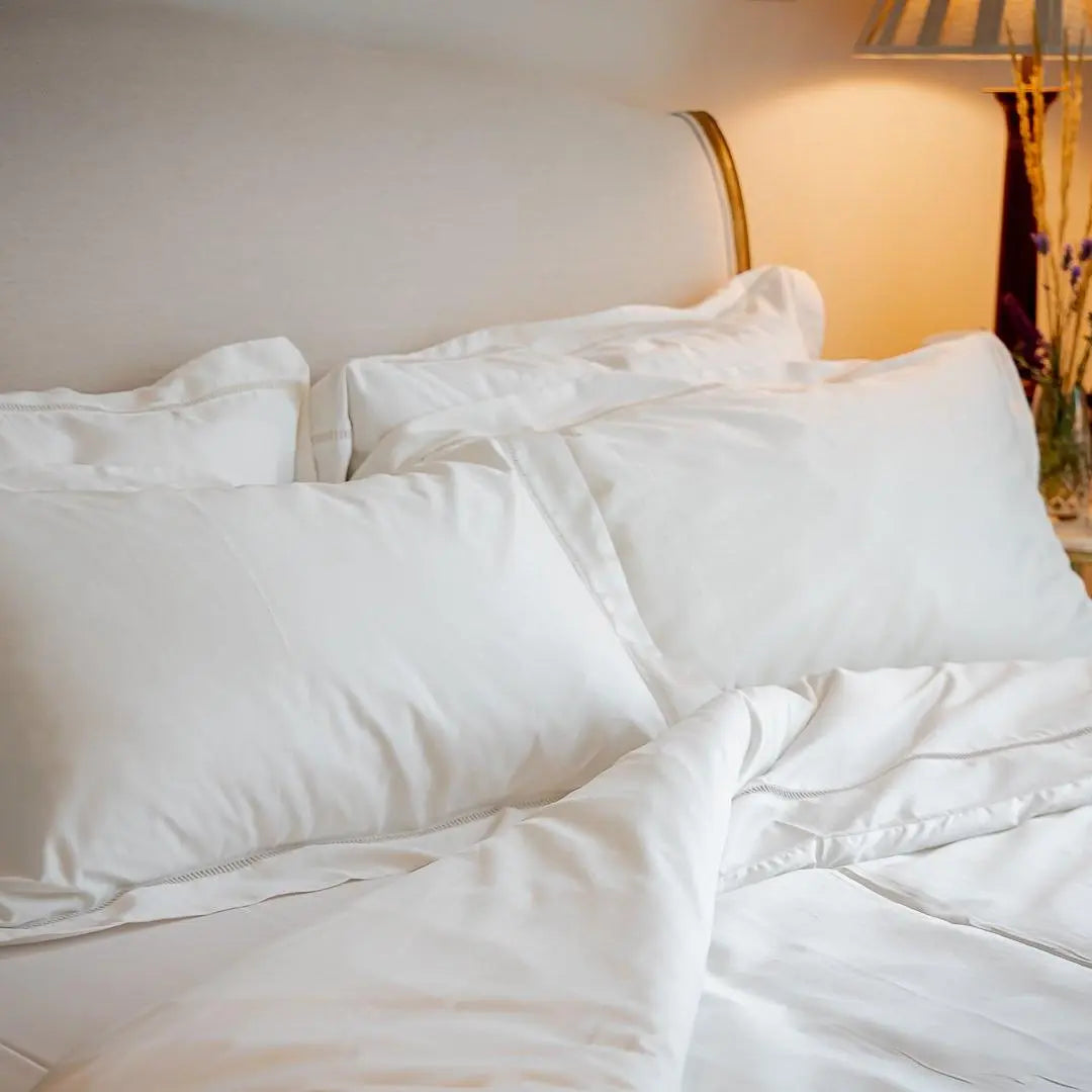 Amalfi Bundle Sukun: Luxurious bedding and homeware.