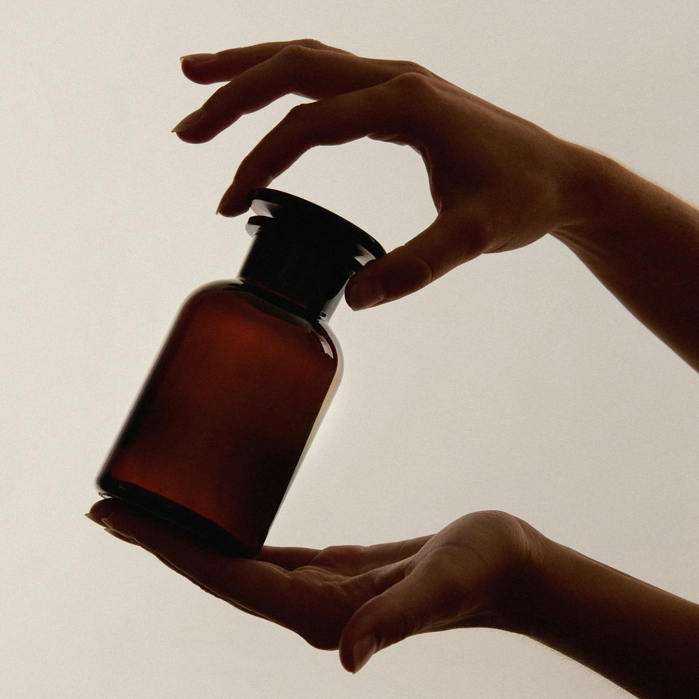 Amber Glass Apothecary Jars Kuishi