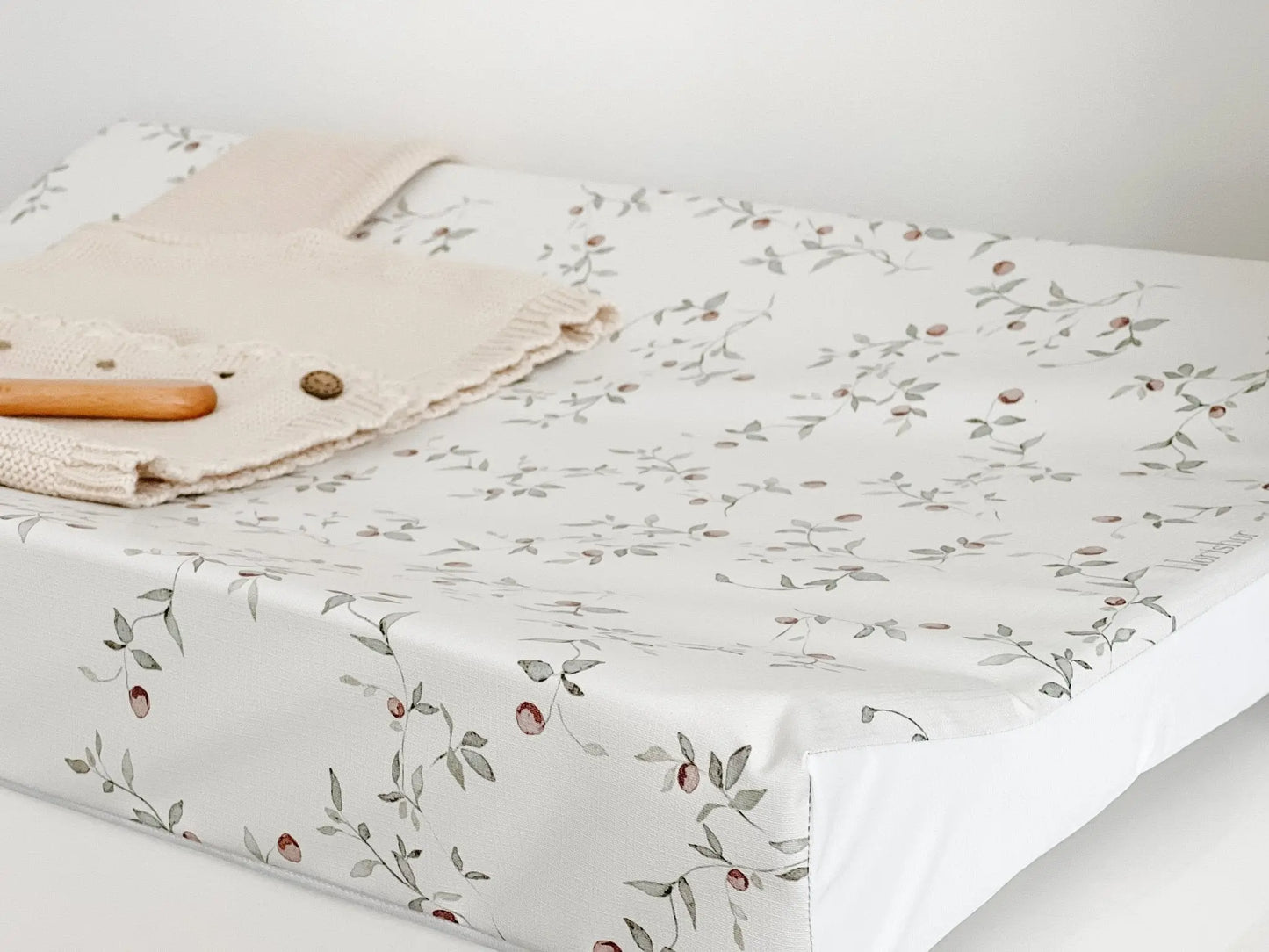 Anti-Roll Baby Changing Mat - Apple Branch Norishor