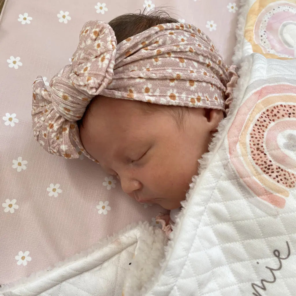 Anti-Roll Wedge Changing Mat - Pink Daisy Print Bobbin and Bumble