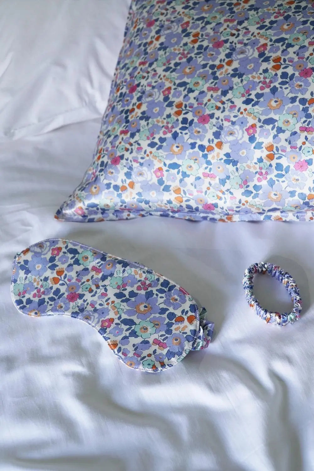 BETSY LAVENDER BLUE Liberty Silk Eye Mask Coco & Wolf