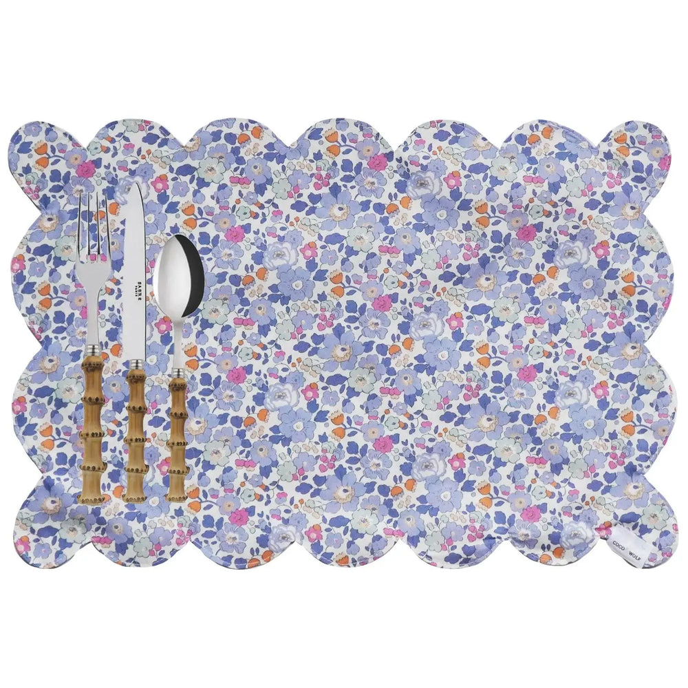 BETSY Liberty Reversible Scalloped Placemat Coco & Wolf