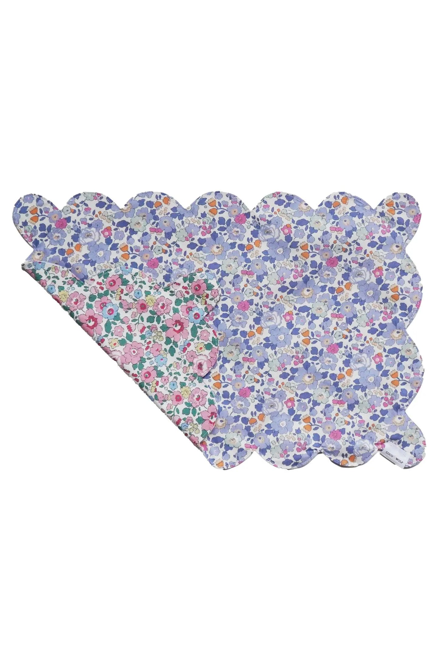 BETSY Liberty Reversible Scalloped Placemat Coco & Wolf