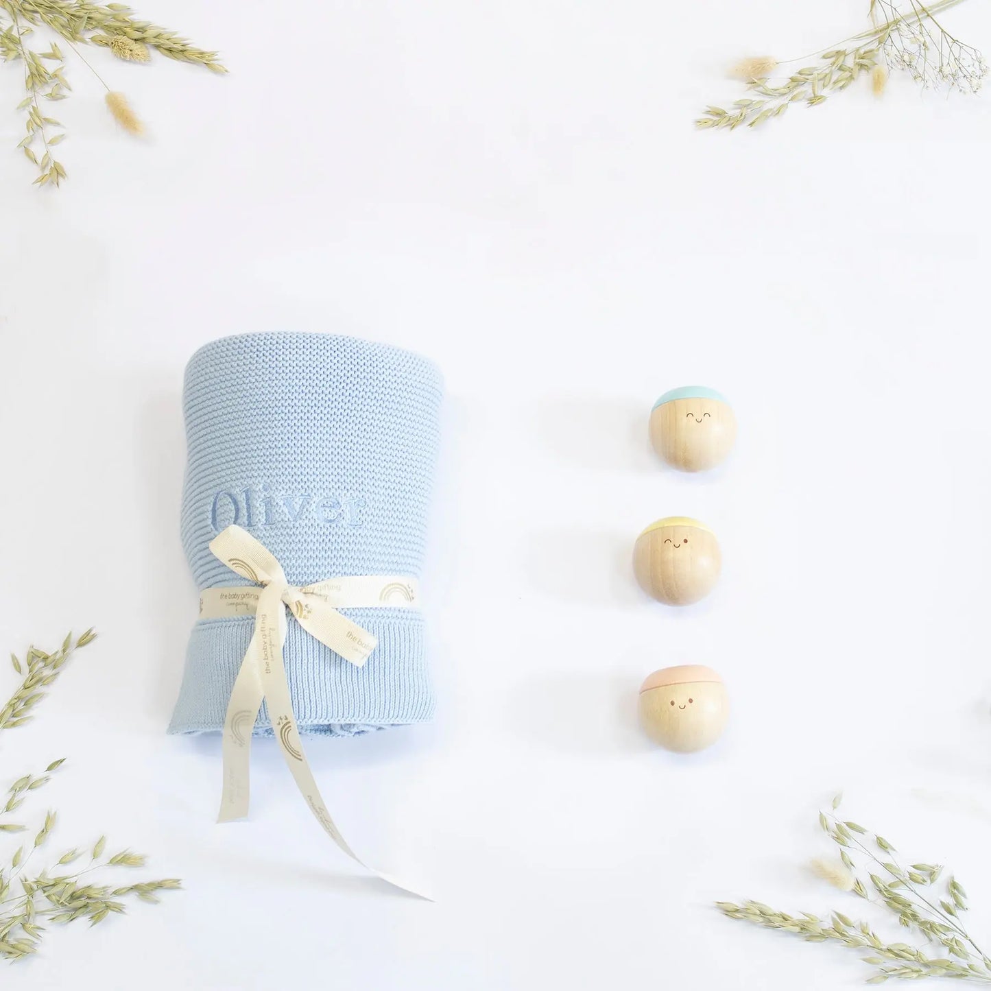 BLANKET AND SENSORY BALLS GIFT SET The Baby Gifting Company