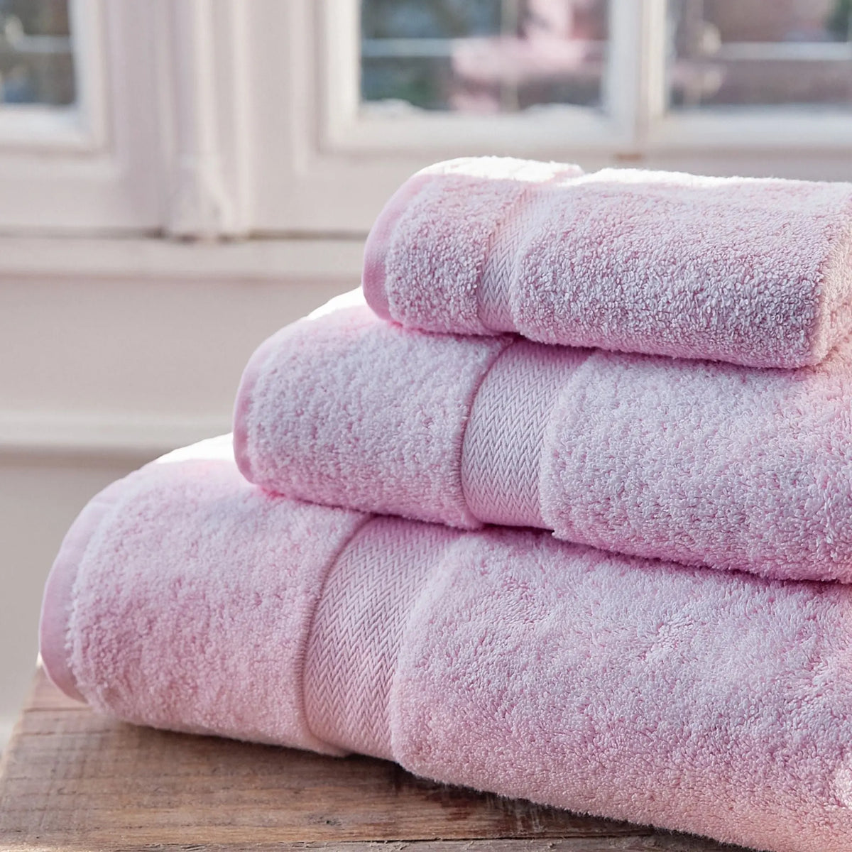 Baby pink Almonda Bath Towels Torres Novas UK