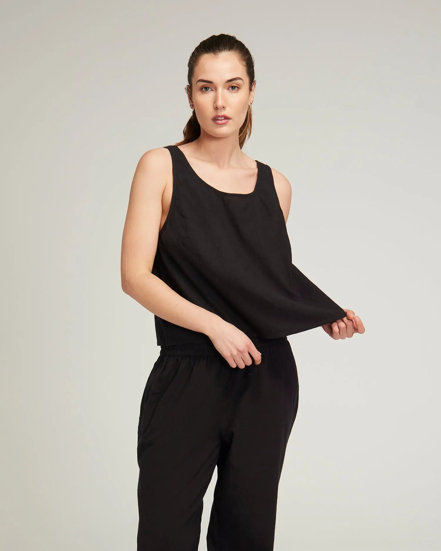 Black Tank Nudea