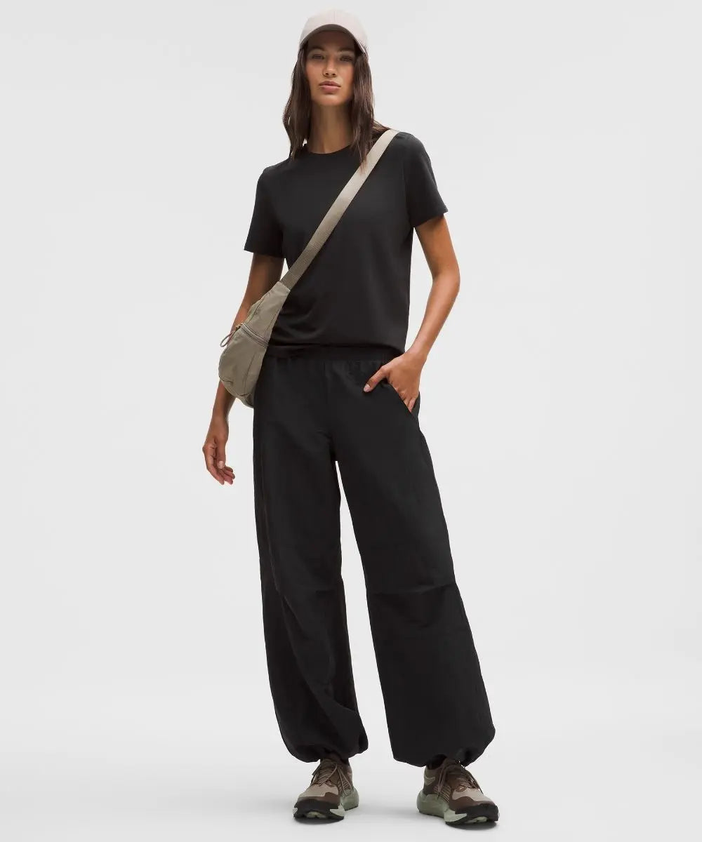 Black Women's Love Crewneck T-Shirt Lululemon