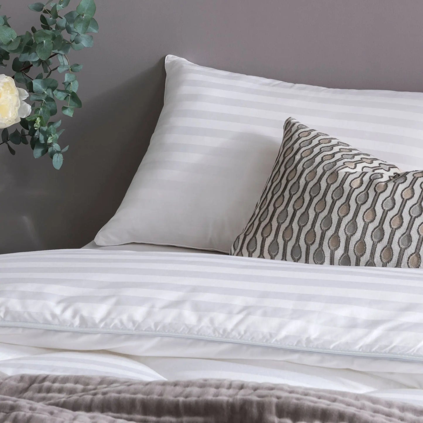 Boutique Silk Pillow The Fine Bedding Company