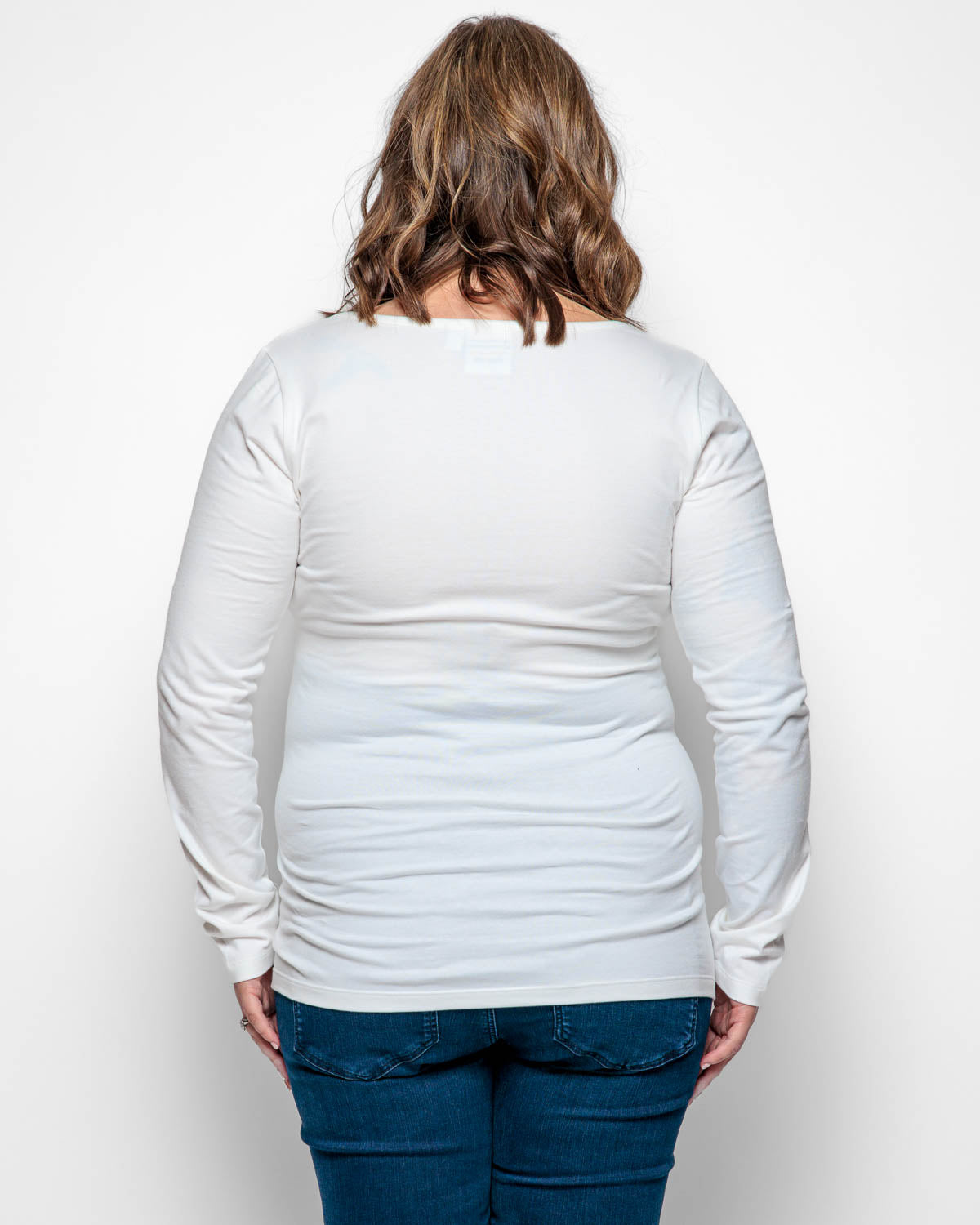 MATERNITY LONG SLEEVE TOP IN WHITE Bshirt