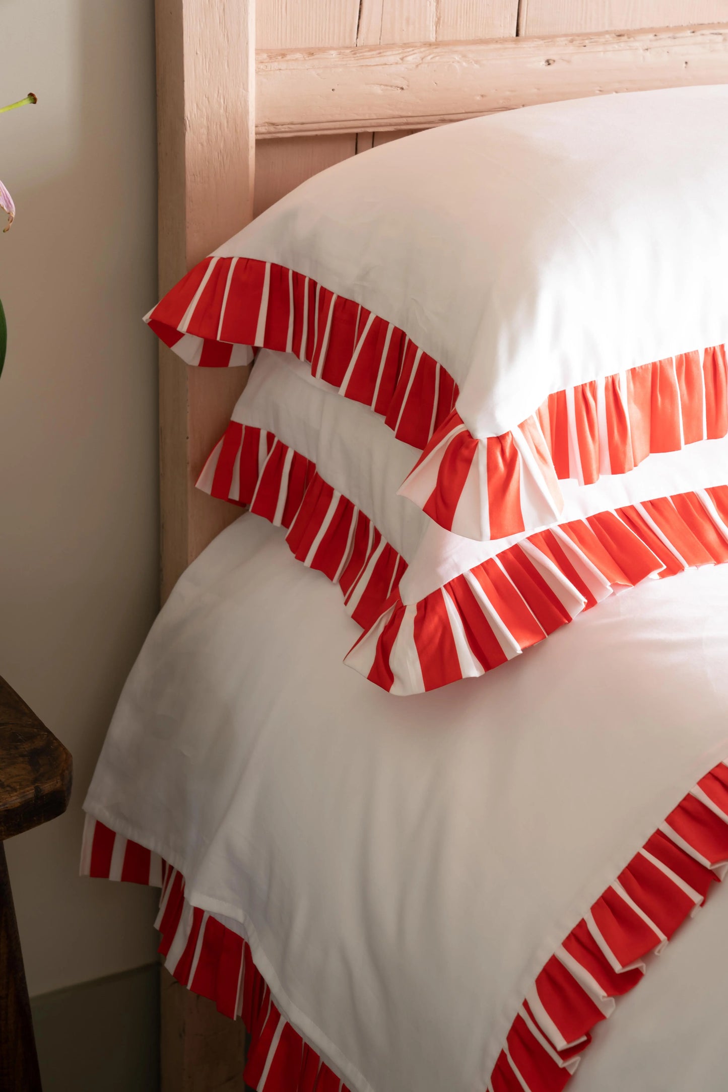 Candy Cane Bundle Sukun: Luxurious bedding and homeware.