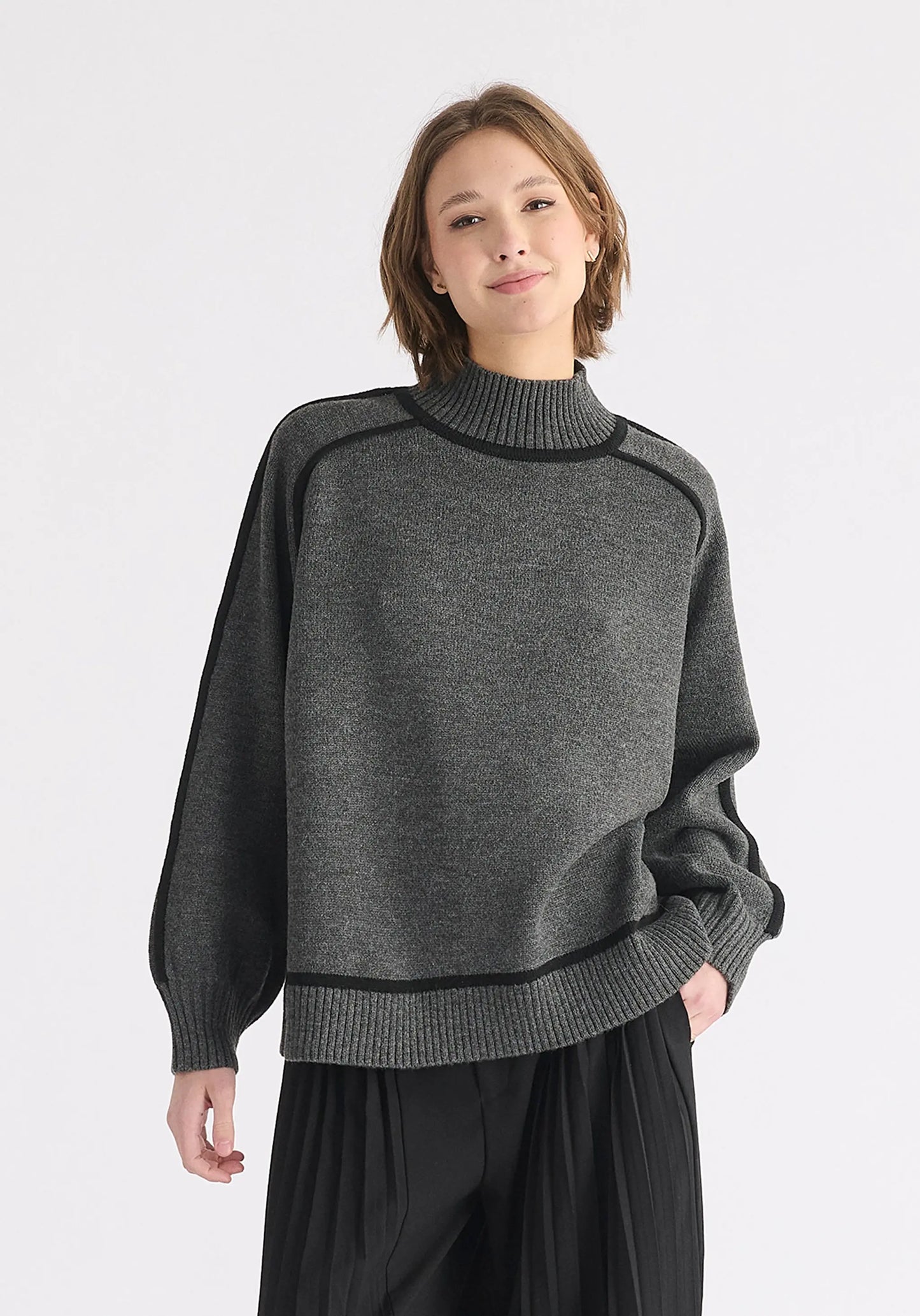 Contrast Stripe Piping Mock Neck Jumper Paisie