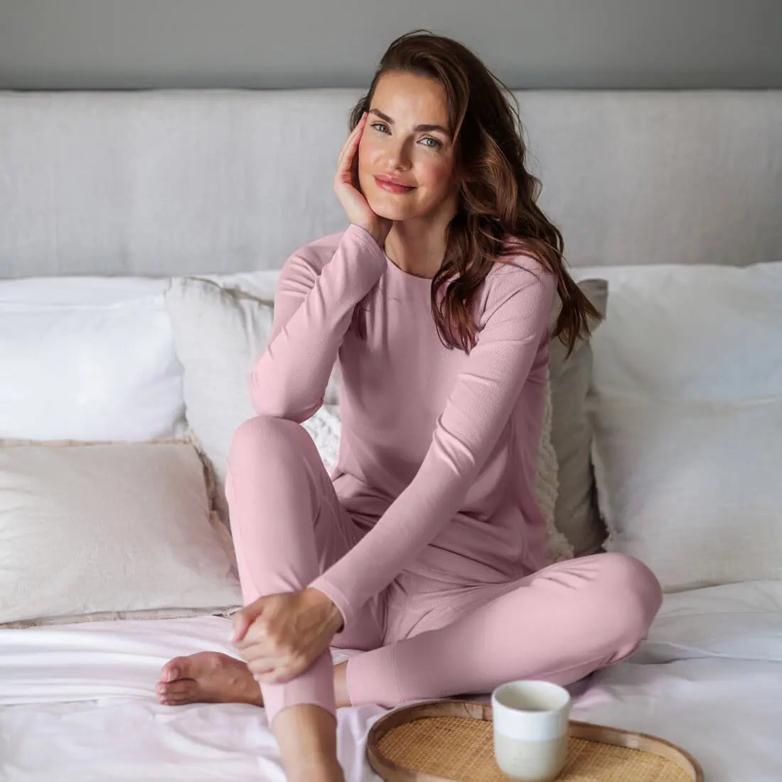 Dagsmejan Women's Balance Long Sleeve Pajama Top - Rose