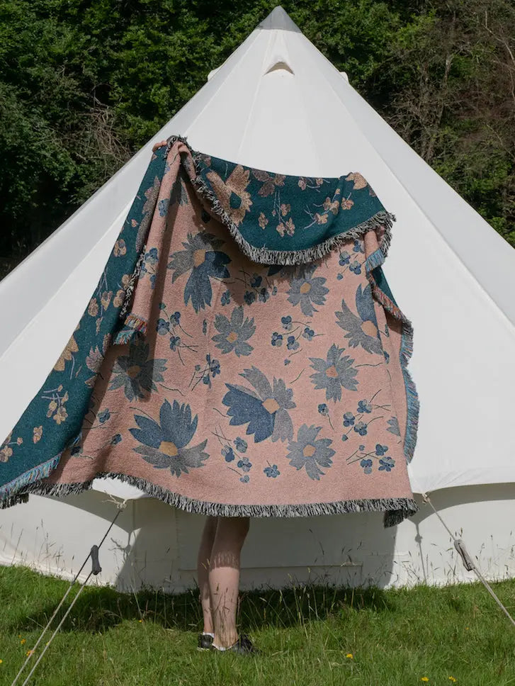 Deco Daisy Blanket Print~Sisters