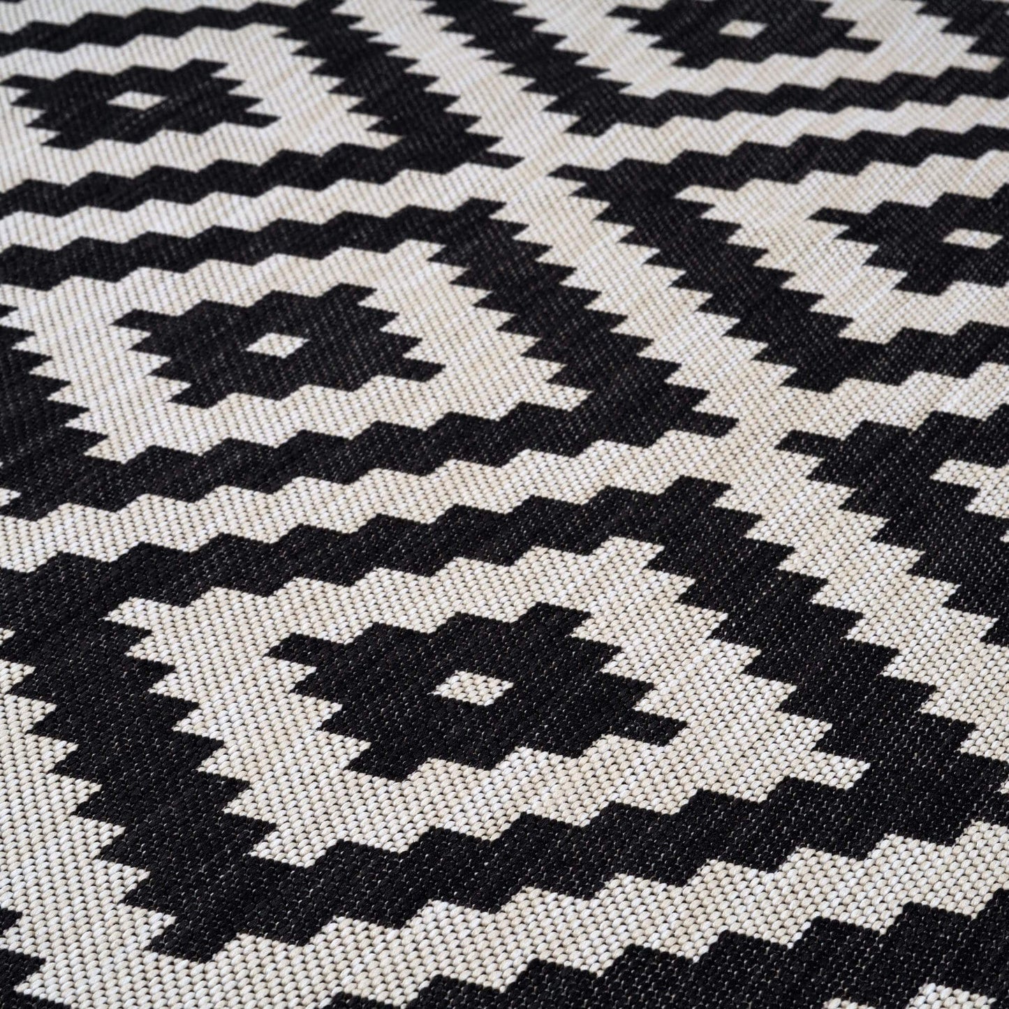 Ecology Outdoor Rug Black | 100bl The Rugs