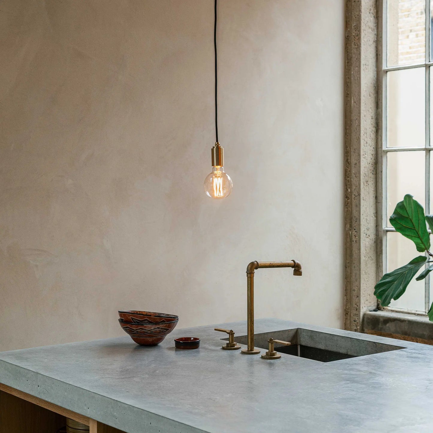 Elva Pendant Light Non-Tinted in Oak Tala