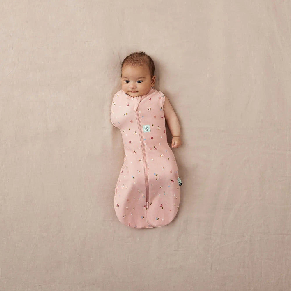 ErgoPouch - Organic Summer Cocoon Swaddle Sleeping Bag - Daisies - 0.2 TOG ergoPouch