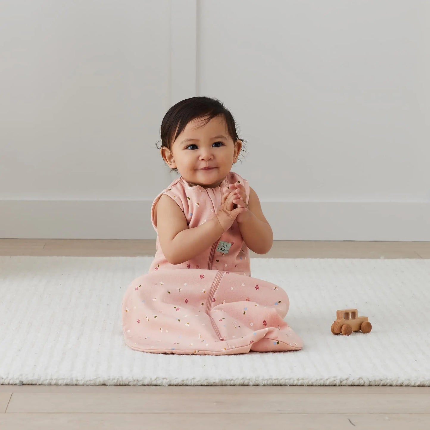 ErgoPouch - Organic Summer Jersey Sleeping Bag - Daisies - 0.2 TOG ergoPouch
