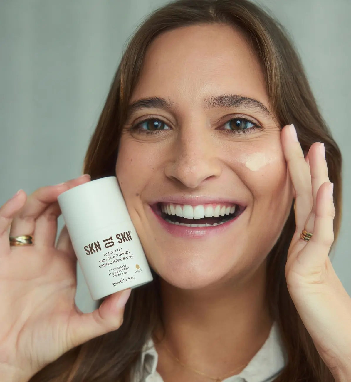 GLOW & GO DAILY MOISTURISER WITH MINERAL SPF 30 SKN TO SKN