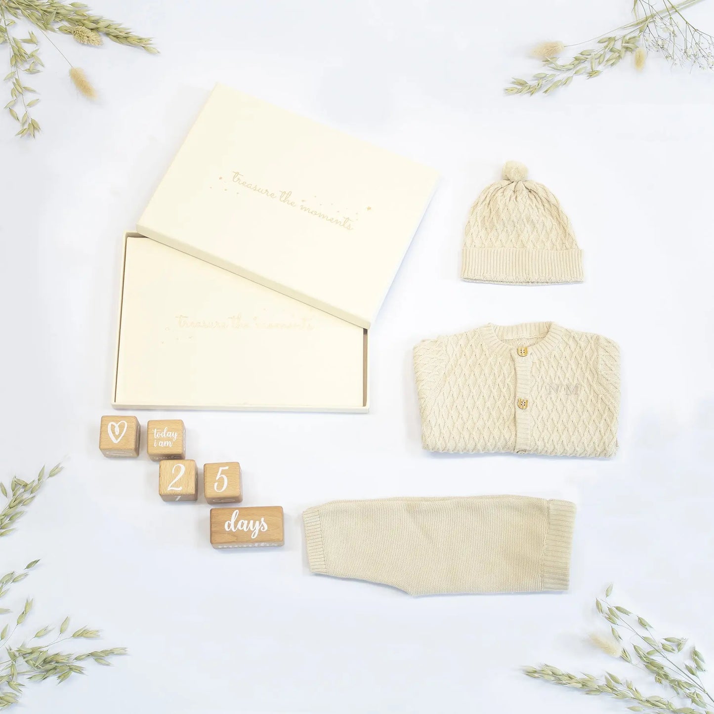 HELLO BABY GENDER NEUTRAL GIFT SET The Baby Gifting Company