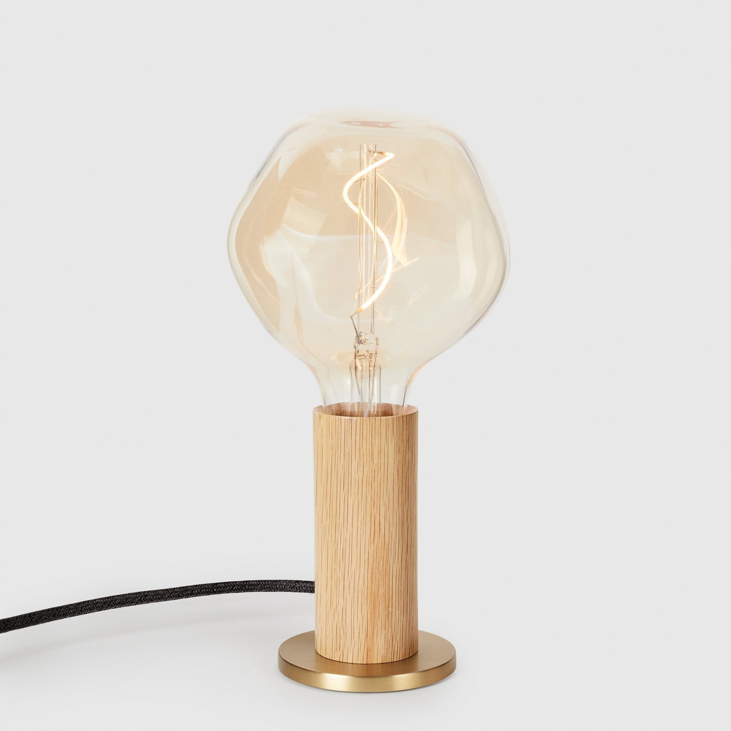 Knuckle Table Lamp in Oak + Voronoi I Tala