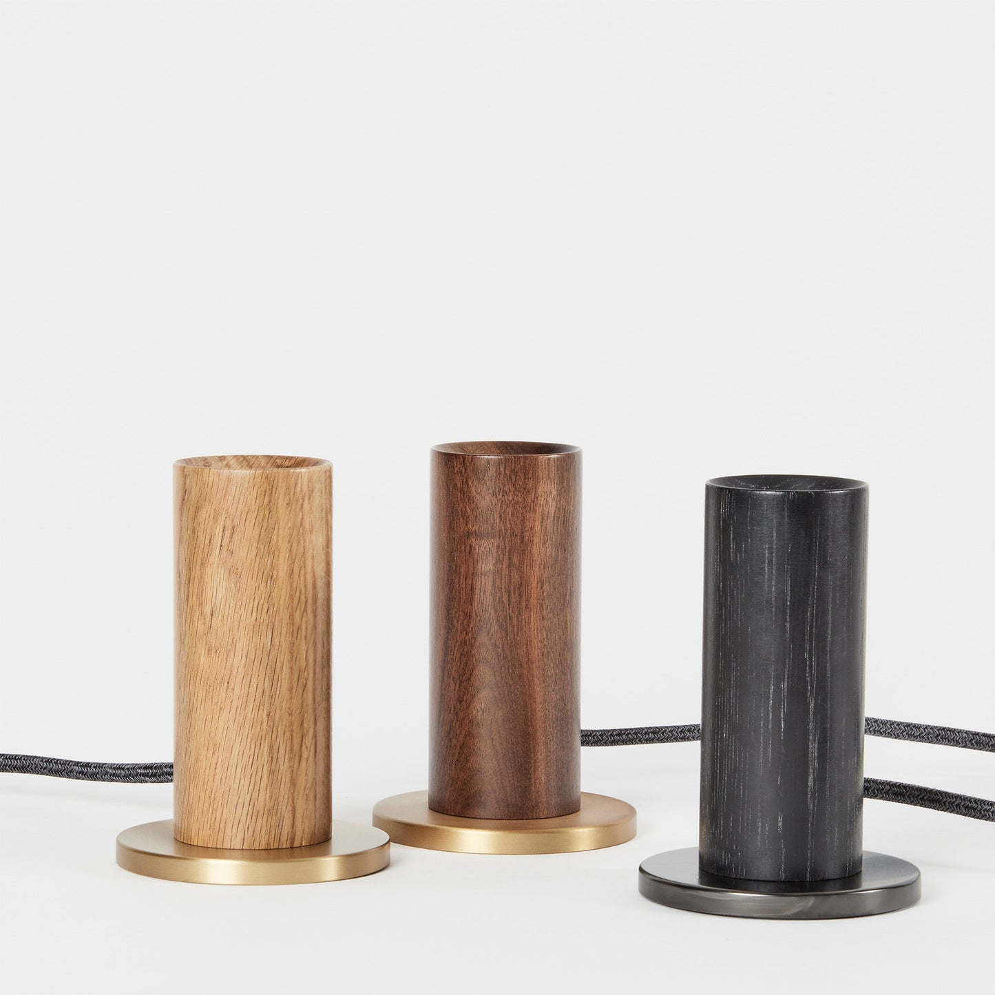 Knuckle Table Lamp in Oak Tala