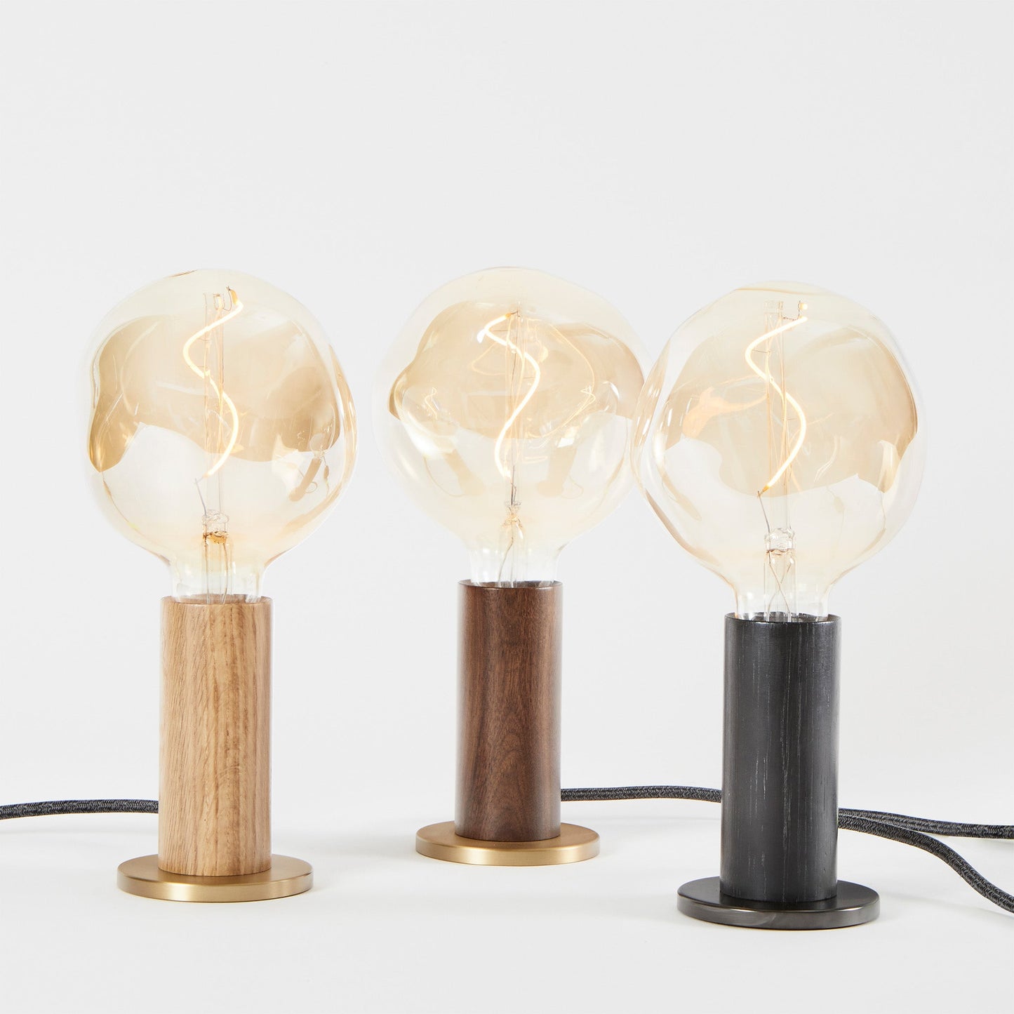 Knuckle Table Lamp in Oak + Voronoi I Tala