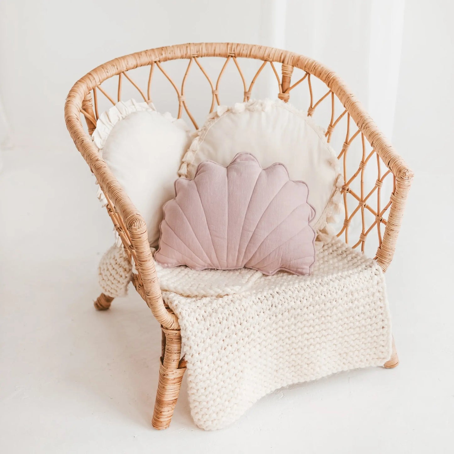 Linen Sea Shell Pillow – Pink Throw Pillow for Coastal & Beach Decor MINICAMP
