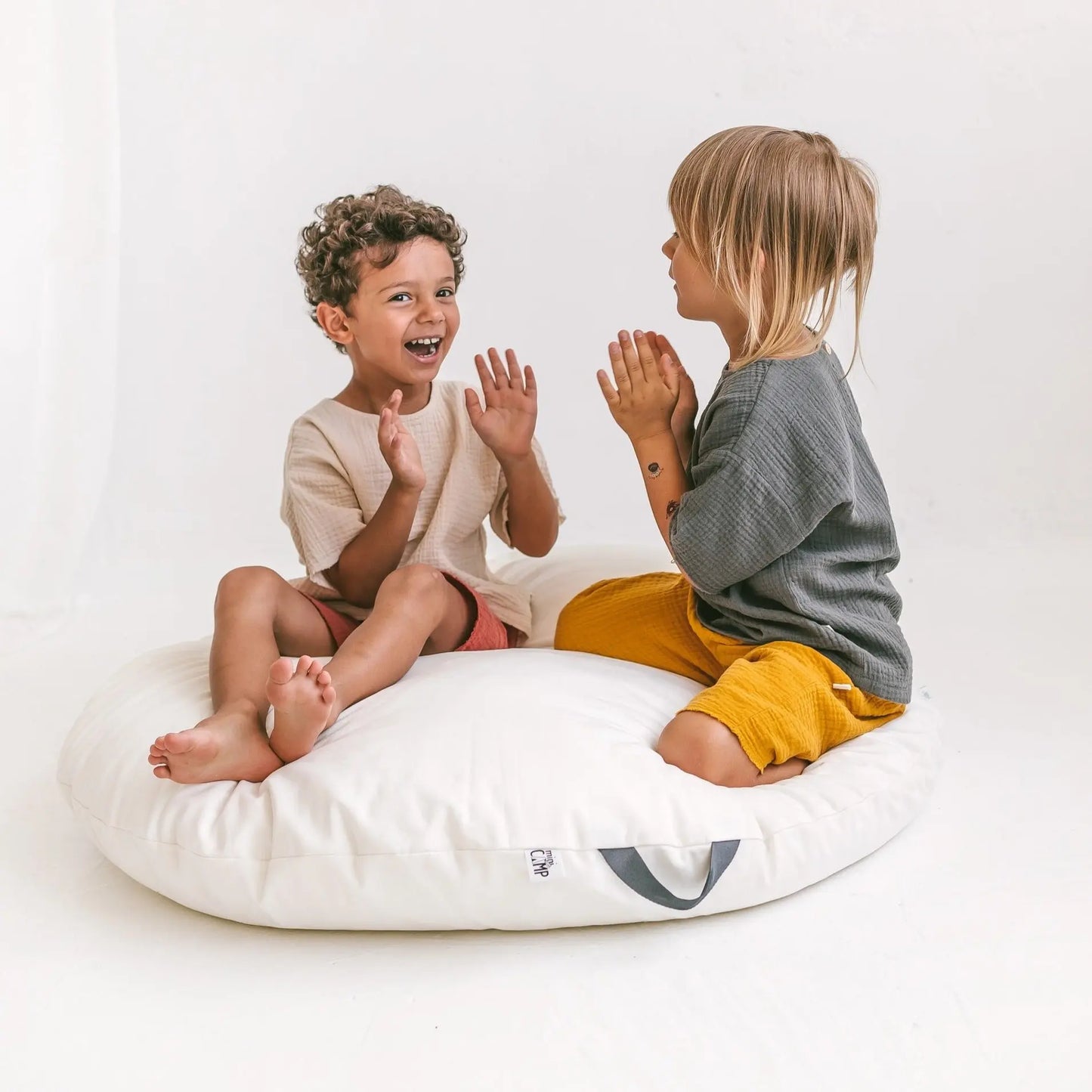 Lounger Floor Pillow with Handle MINICAMP
