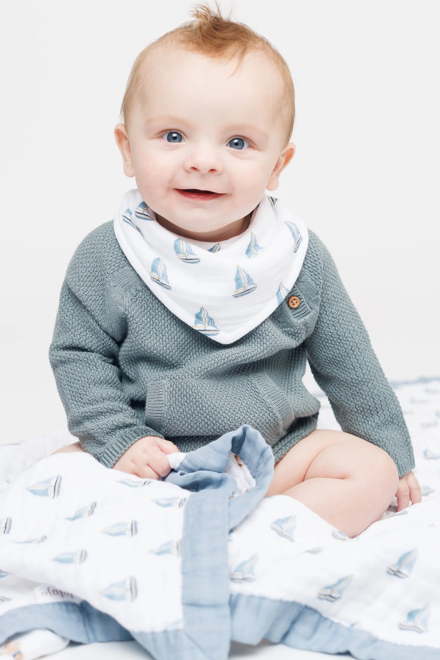 Lulujo - 2 pack Bandana Bib - Vintage Bear & Sailboats Lulujo