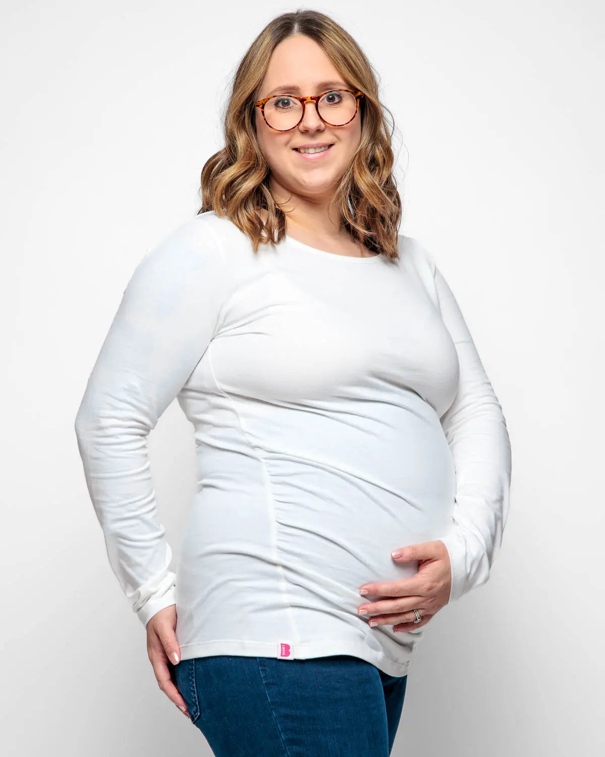MATERNITY LONG SLEEVE TOP IN WHITE Bshirt