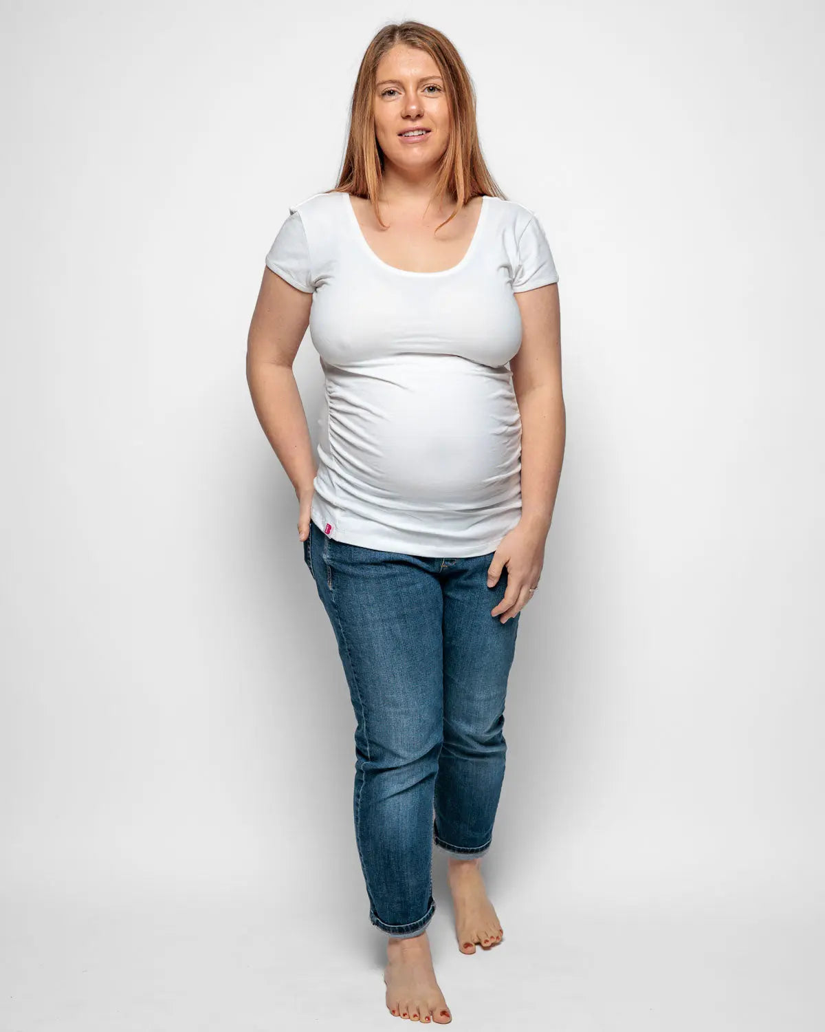 MATERNITY SHORT SLEEVE TSHIRT IN WHITE Bshirt