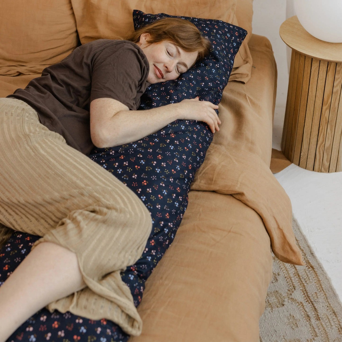 MINICAMP Long Maternity & Lumbar Support Pillow with Organic Cover in Navy Blue MINICAMP
