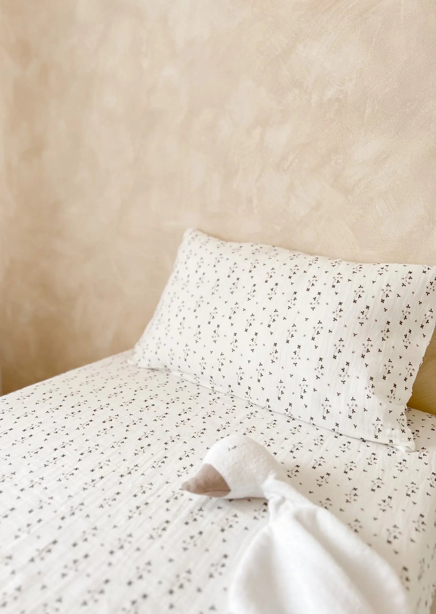 Muslin Cotton Fitted Cotbed Sheet - Botanical Norishor