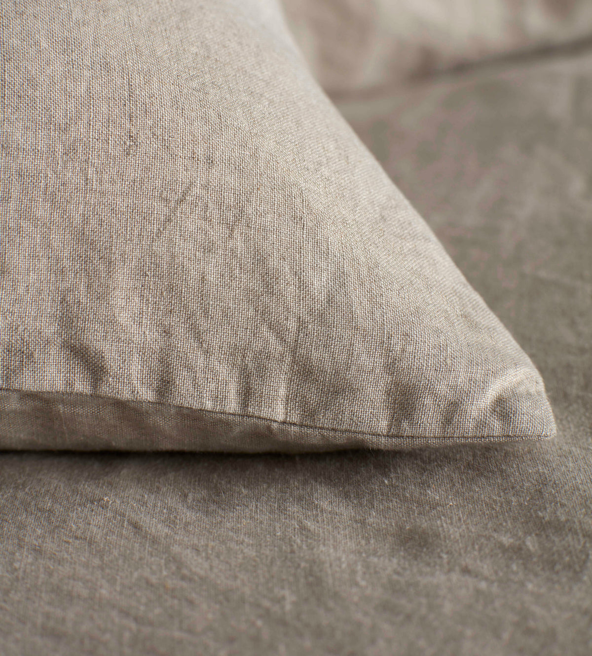 Natural 100% Linen Duvet Cover - corner detail photograph