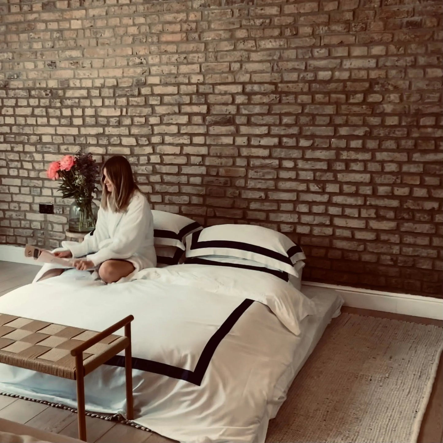 Nottinghill Navy Bundle Sukun: Luxurious bedding and homeware.