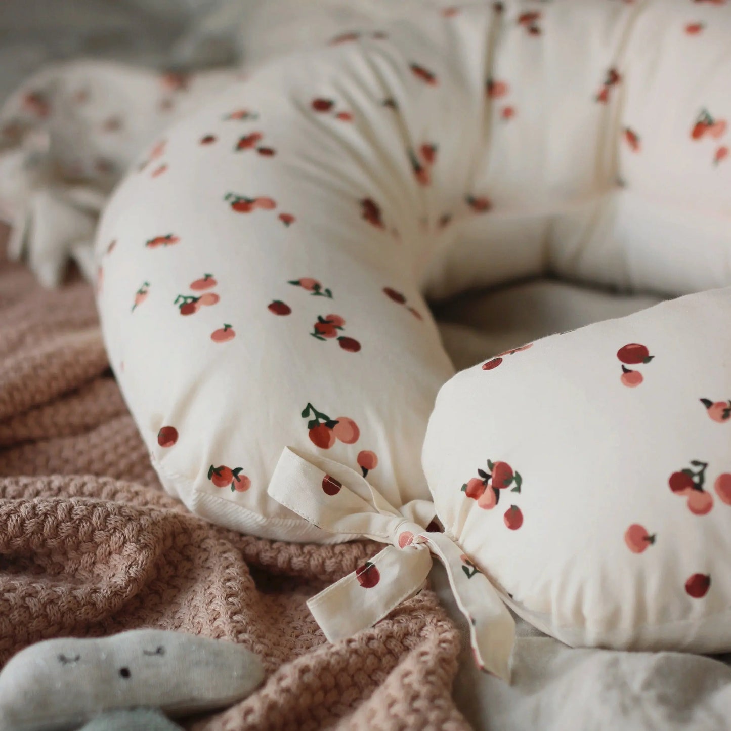 Nursing Pillow - Peaches Avery Row
