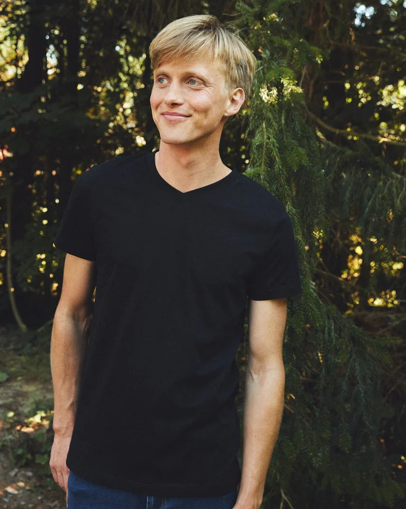 Fairtrade Organic V-neck T-shirt: Mens Earth Wardrobe