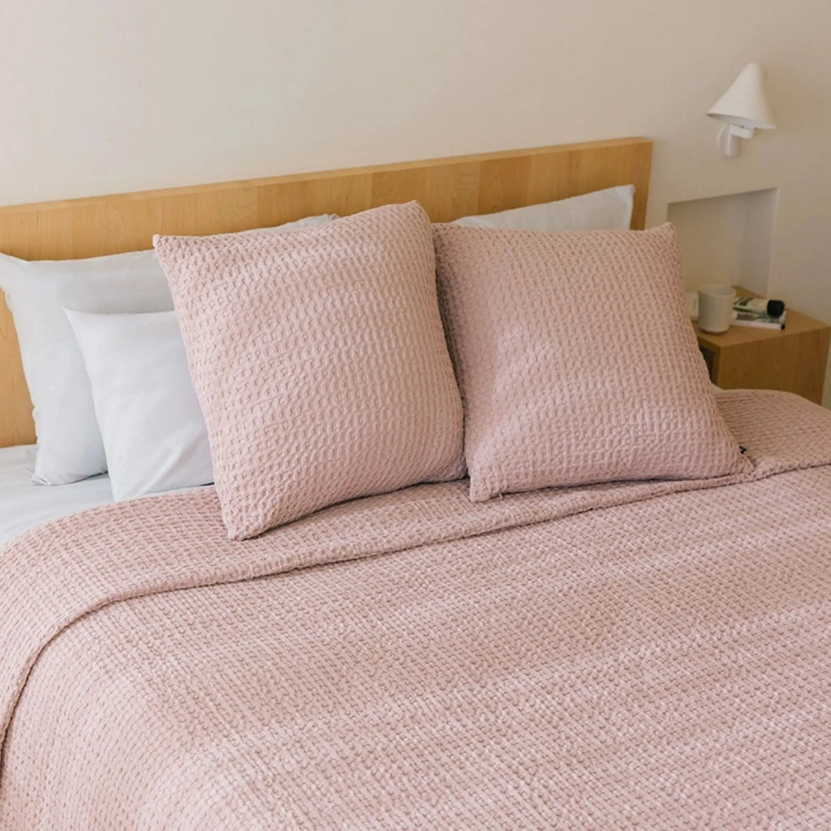 Old pink Santa Luzia Waffle Bedspreads Torres Novas UK