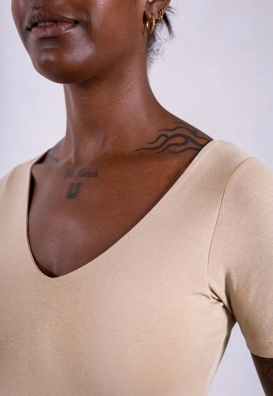 Organic Cotton V-Neck Bodysuit, Oat Pantee