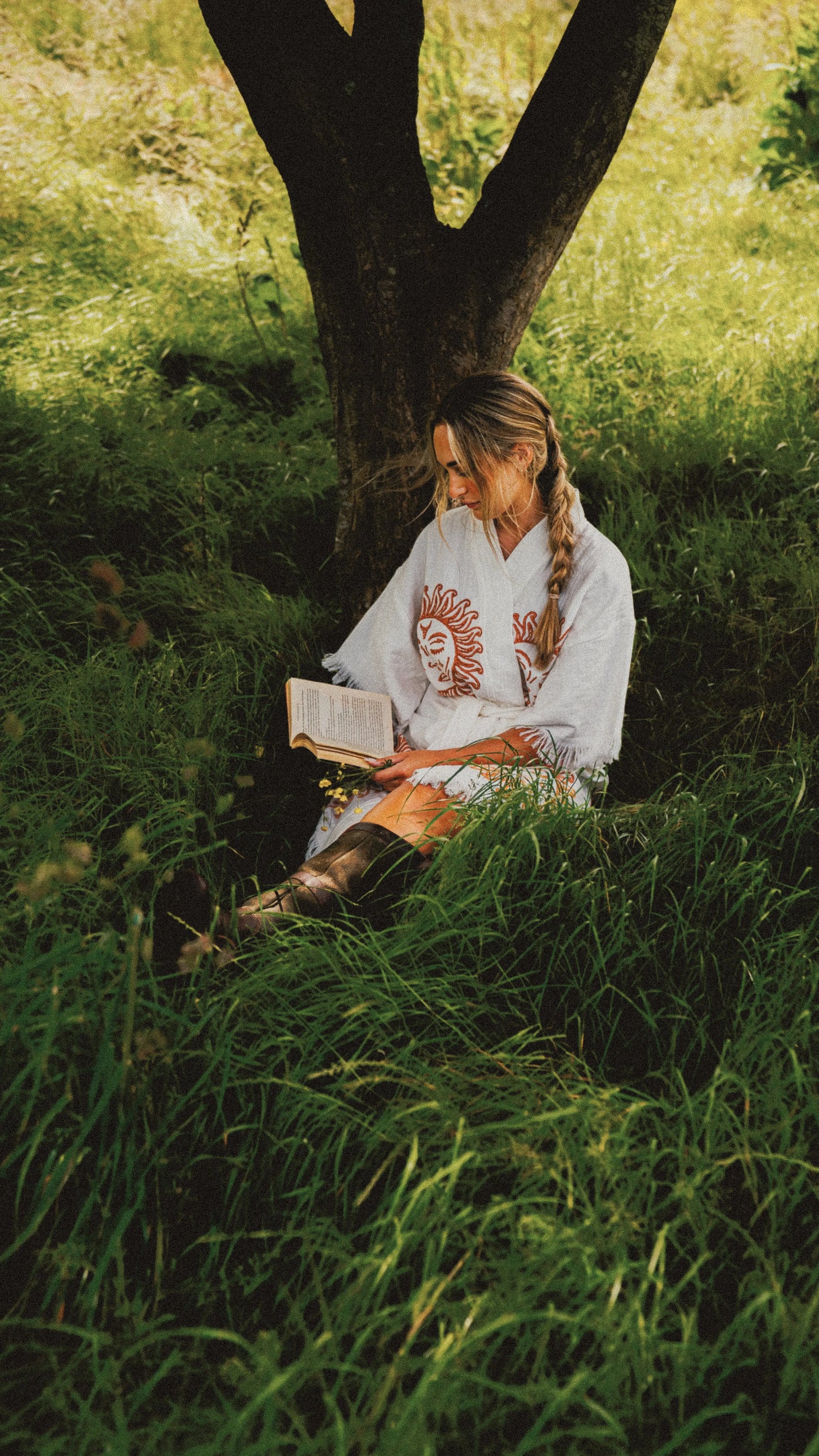 Organic Kimono in White with Sun: Short Loome Lifestyle